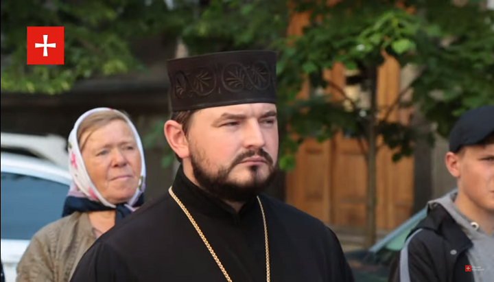 Archpriest John Antal at the prayer standing of UOC believers near the Verkhovna Rada on June 15, 2021. Photo: a screenshot of the video of the “1Kozak” Youtube channel.