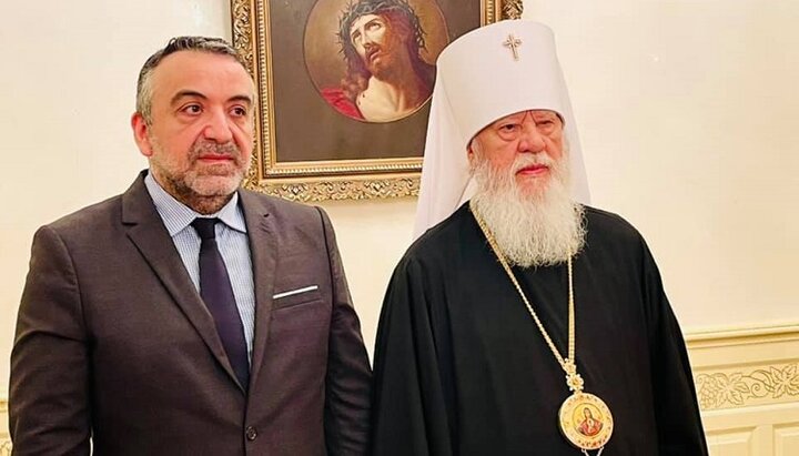 Consul General of Greece in Odessa Dimitrios H. Dokhtsis and Metropolitan Agafangel. Photo: Facebook page of the Odessa diocese of the UOC.