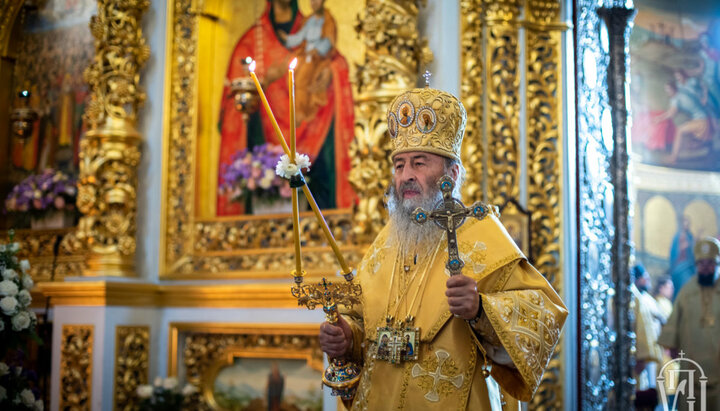 Блаженнейший Митрополит Онуфрий во время литургии в Киево-Печерской лавре. Фото: news.church.ua