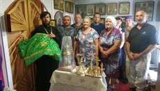 Пострадавшей от рейдерства общине УПЦ в Бобрике передали церковную утварь