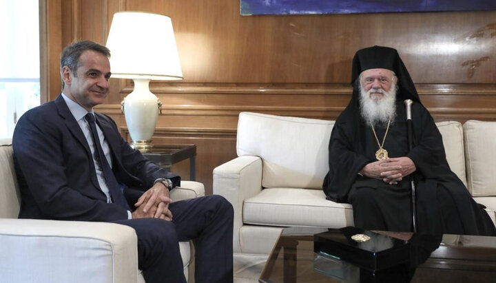 Кіріакос Міцотакіс й архієпископ Ієронім. Фото: romfea.gr