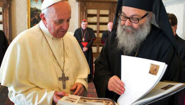 Папа Франциск і Патріарх Іоанн Х. Фото: romfea.gr