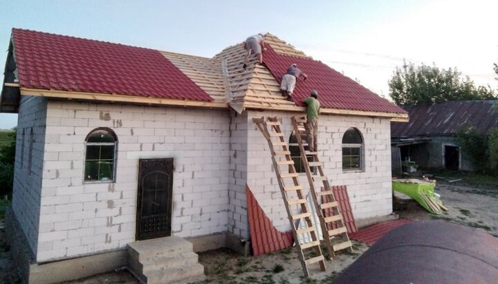 Строящийся храм УПЦ в селе Мошков Млиновского района Ровненской области. Фото: bf-favor.org