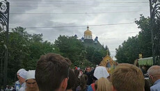 5 тисяч паломників УПЦ пройшли 40 км хресним ходом до монастиря на Буковині