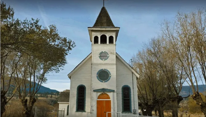 Один з католицьких храмів на землях індіанців в Канаді, який згодом згорів. Фото: catholicnewsagency.com