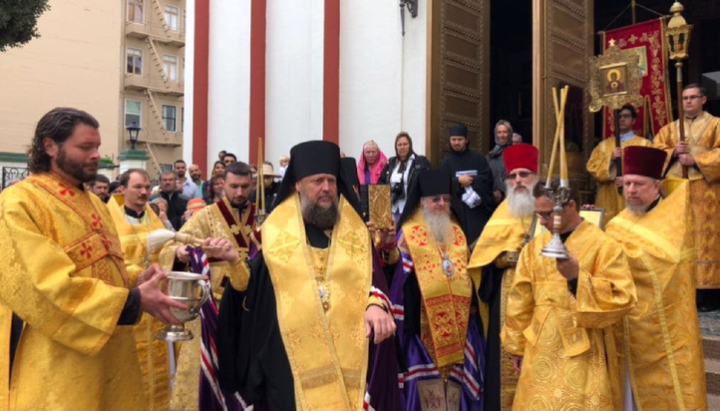 Єпископ Гедеон (Харон) під час богослужіння в Сан-Франциско. Фото: desyatynniy.com