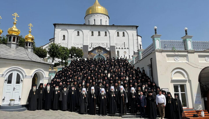 Συμμετέχοντες στο συνέδριο μοναχών της UOC στη Λαύρα του Ποτσάεφ. Φωτογραφία: t.me/MykolayDanylevych
