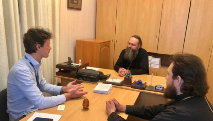 Митрополит Климент зустрівся з представниками ОБСЄ. Фото: orthodox.cn.ua
