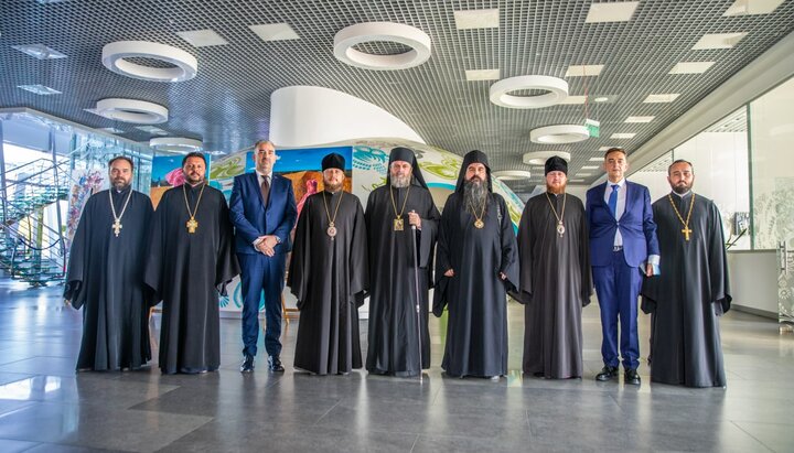 Bishop Victor (Kotsaba) with representatives of the Serbian Orthodox Church. Photo: t.me/bishopvicto