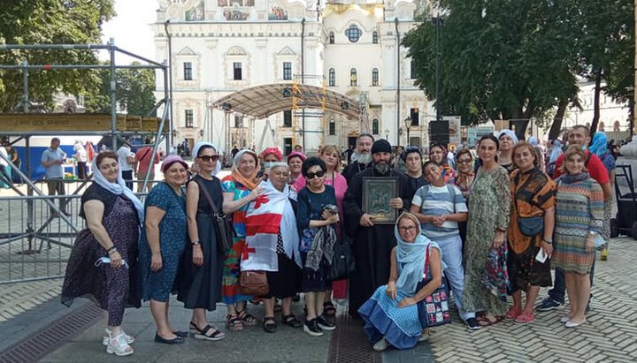 Believers from Georgia making a pilgrimage to the shrines of Ukraine. Photo: pilgrims.in.ua