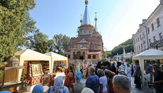 Святогорская лавра приглашает паломников на медовую ярмарку