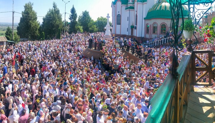 Свято-Аннинський жіночий монастир у Чернівецькій області. Фото: news.church.ua