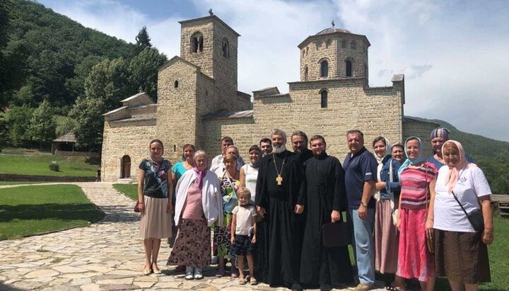 Προσκυνητές από την Πολτάβα επισκέφθηκαν τα ιερά της Σερβίας και του Μαυροβουνίου. Φωτογραφία: σελίδα στο facebook της επισκοπής Πολτάβα της UOC