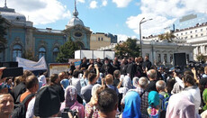 Peste 10000 de credincioși ai BOU s-au adunat la rugăciunea lângă Parlament