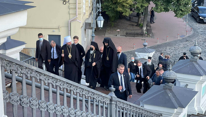 Phanar head officiates service in Stavropegia with almost no parishioners