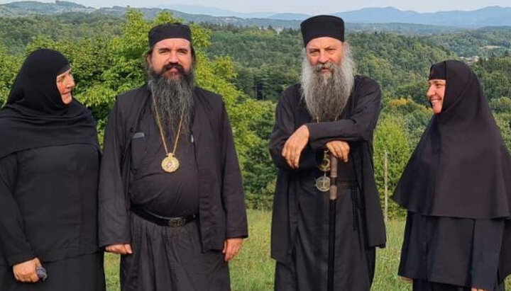 Патриарх Порфирий (второй – справа) с архиереем и монахинями СПЦ возле будущего монастыря в Словении. Фото: instagram.com/porfirije_patrijarh