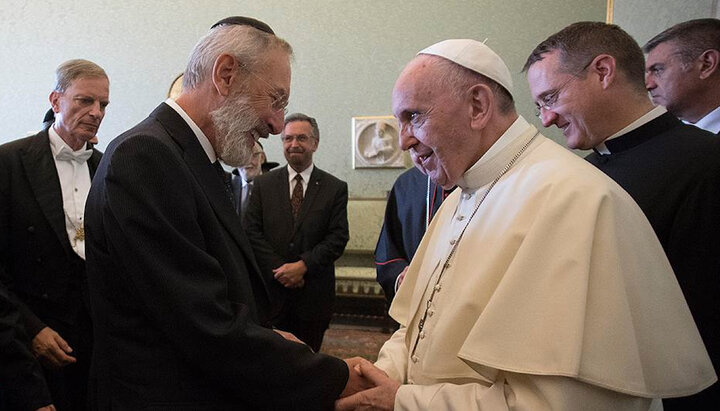 Папа римський на зустрічі з рабинами у Ватикані. Фото: kommersant.ru