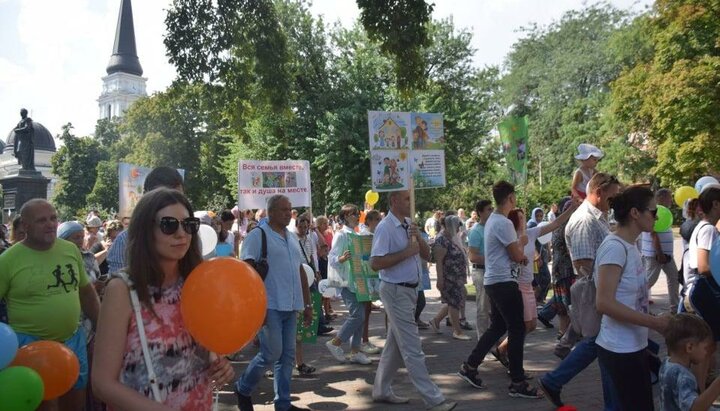 Марш на захист традиційних сімейних цінностей в Одесі. Фото: odessa.online