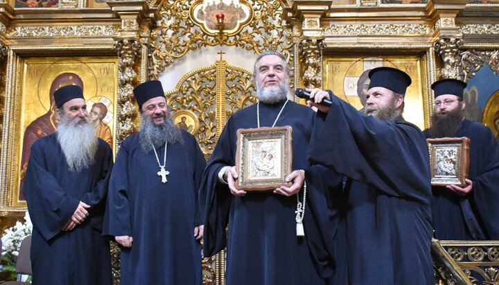 Simeon (Shostatsky) with the Athonites who concelebrated with Dumenko in Kyiv. Photo: orthodox.vinnica.ua
