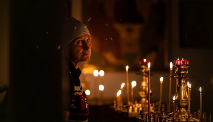 В храме на вечерне. Фото: psgp.ru