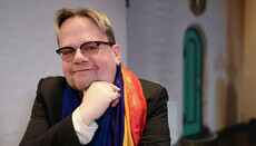 В Швеции лютеранский пастор-гей отказался венчать мужчин с женщинами