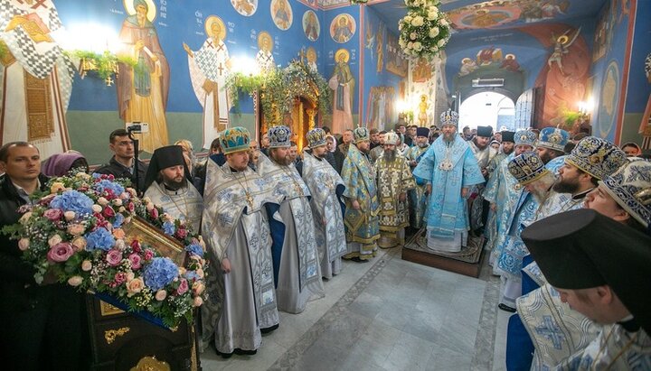 Літургія в Академічному храмі КДАіС. Фото: kdais.kiev.ua