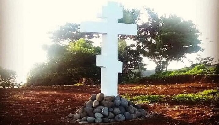 Крест на месте будущего храма РПЦ в Доминике. Фото: telegram-канал иерея Георгия Максимова.