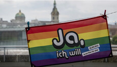 Швейцарцы на референдуме поддержали ЛГБТ-браки с правом заводить детей