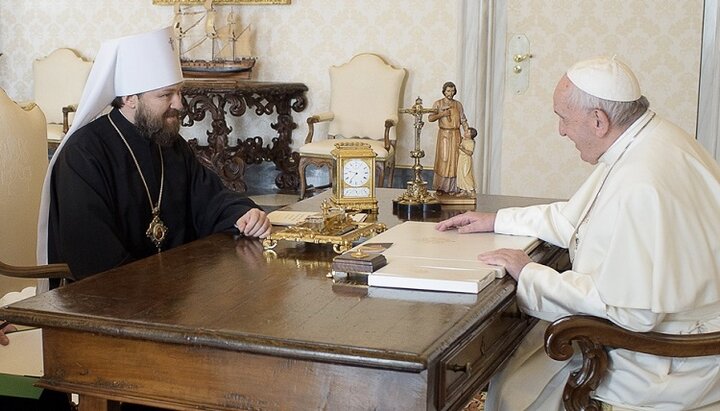 Митрополит Иларион и папа Франциск на встрече 13 февраля 2020 года. Фото: mospat.ru
