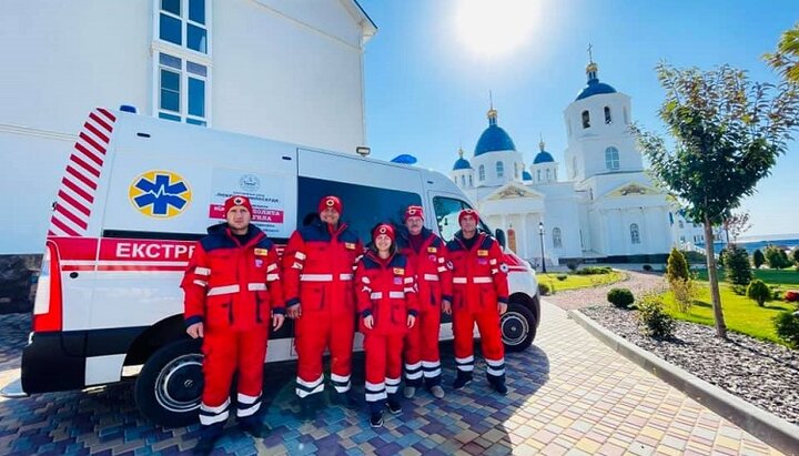 Одеська єпархія УПЦ допомогла пункту швидкої допомоги в Маринівці