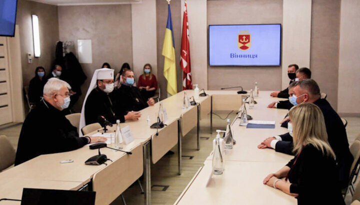 Встреча униатов с властями Винницы. Фото: news.ugcc.ua
