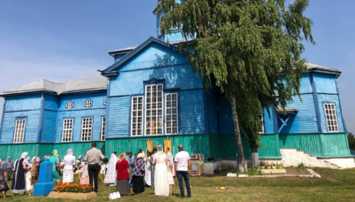 Ιερός Ναός Αγίας Σκέπης της UOC στο χωριό Νοβοζιβότοβ. Φωτογραφία: news.church.ua