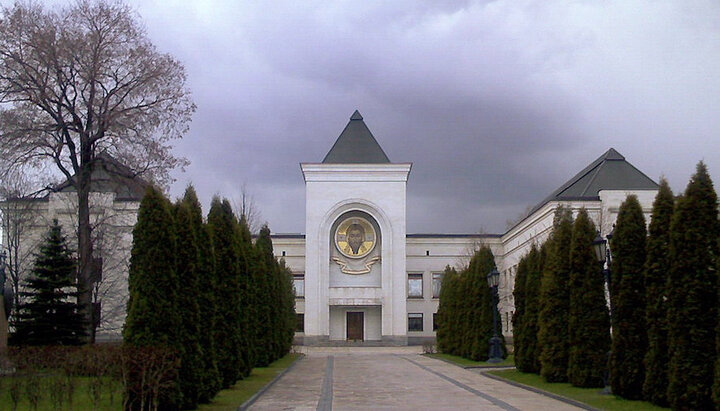 Будівля Патріаршої та Синодальної резиденції у Даниловому монастирі. Фото: ru.m.wikipedia.org