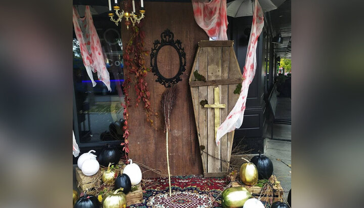Декорация к Хэллоуину в Ровно. Фото: СПЖ