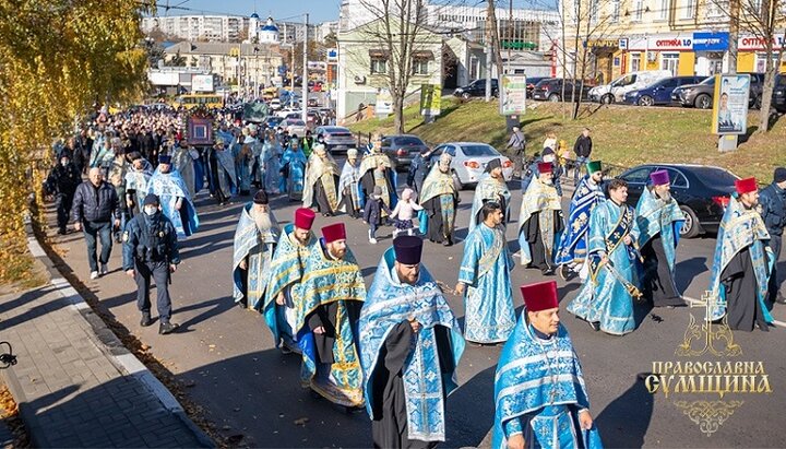 Крестный ход с чудотворной иконой в Сумах. Фото: portal-pravoslavie.sumy.ua