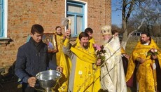 Στερημένη ναού ενορία στο Ντορόσινι του Βολίν γιόρτασε την γιορτή του ναού