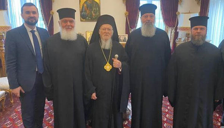 Колишній священик РПЦ Малетич разом із главою Фанара. Фото: city-adm.lviv.ua