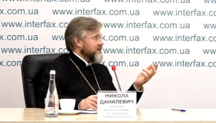 Archpriest Nikolai Danilevich. Photo: a screenshot / YouTube / Interfax-Ukraine