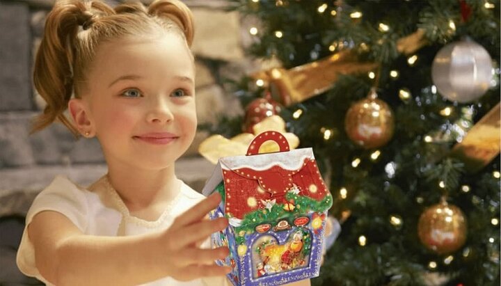 В УПЦ собирают пожертвования для сладких подарков детям-сиротам, из многодетных и малоимущих семей. Фото: t.me/blago_church_ua/64. 