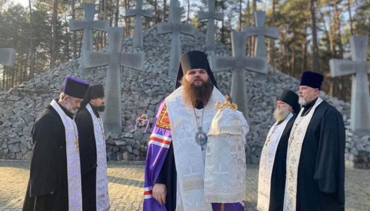 У Биківнянському лісі єпископ Амвросій молився за священиків, убитих в СРСР
