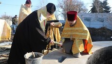 В Новоалександровке заложили новый храм УПЦ вместо сгоревшего