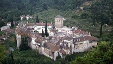 На Афоне закрылся для паломников сербский православный монастырь Хиландар
