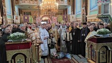Romanian hierarch concelebrates Metropolitan Mark of Khust in Solotvino