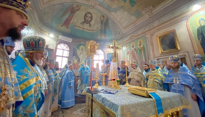 Литургия в Домбокском монастыре. Фото: m-church.org.ua