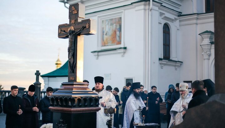 Заупокойная лития по Блаженнейшему Митрополиту Владимиру. Фото: kdais.kiev.ua