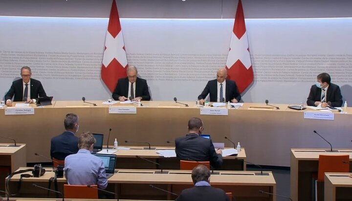 Пресс-конференция по поводу референдума 28 ноября 2021 года по закону COVID-19. Фото: скриншот видео YouTube-канала Der Schweizerische Bundesrat