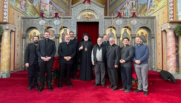 Archbishop Elpidophoros with clerics of the GOC in the state of New York. Photo: orthodoxtimes.com