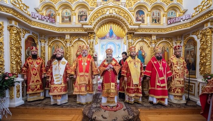 Митрополит Климент очолив богослужіння у день свого тезоіменитства в Прилуках. Фото: orthodox.cn.ua