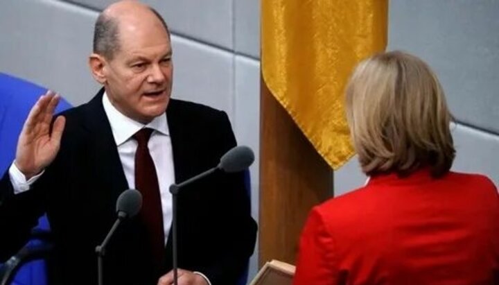 Olaf Scholz takes the oath. Photo: twitter.com/bianet_org