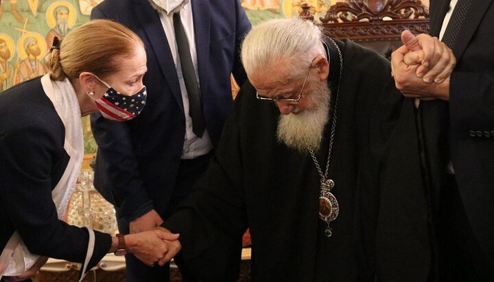 Посол США Келлі Дегнан та Грузинський Патріарх Ілія II. Фото: patriarchate.ge